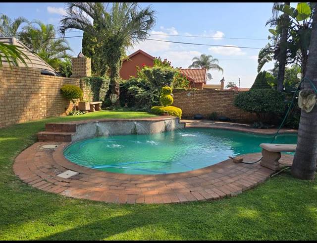 3 BEDROOM HOUSE FOR SALE IN MAGALIESKRUIN